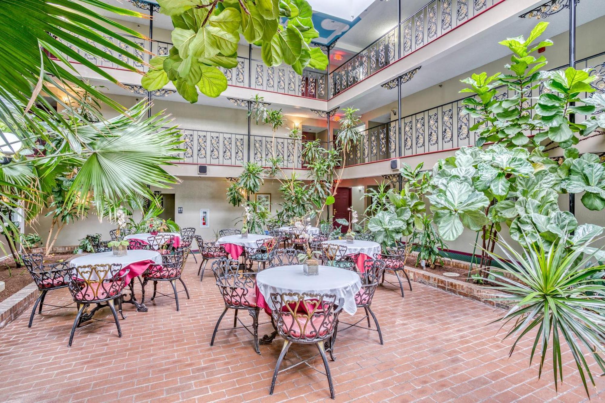 Hotel Oyo Townhouse Tulsa Woodland Hills Extérieur photo