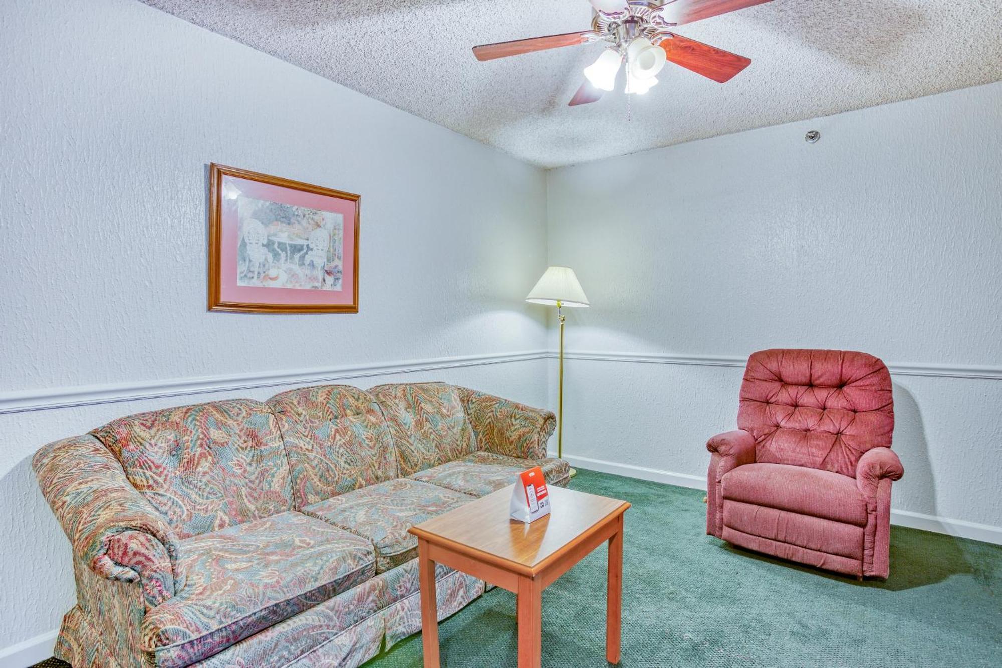 Hotel Oyo Townhouse Tulsa Woodland Hills Extérieur photo